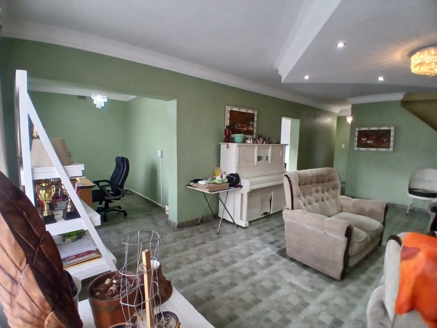 4 Bedroom Property for Sale in Devon Park Western Cape